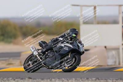 media/Sep-11-2022-SoCal Trackdays (Sun) [[81b7e951af]]/Turn 7 (1145am)/